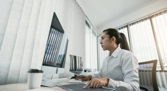 woman-asian-software-1.jpg